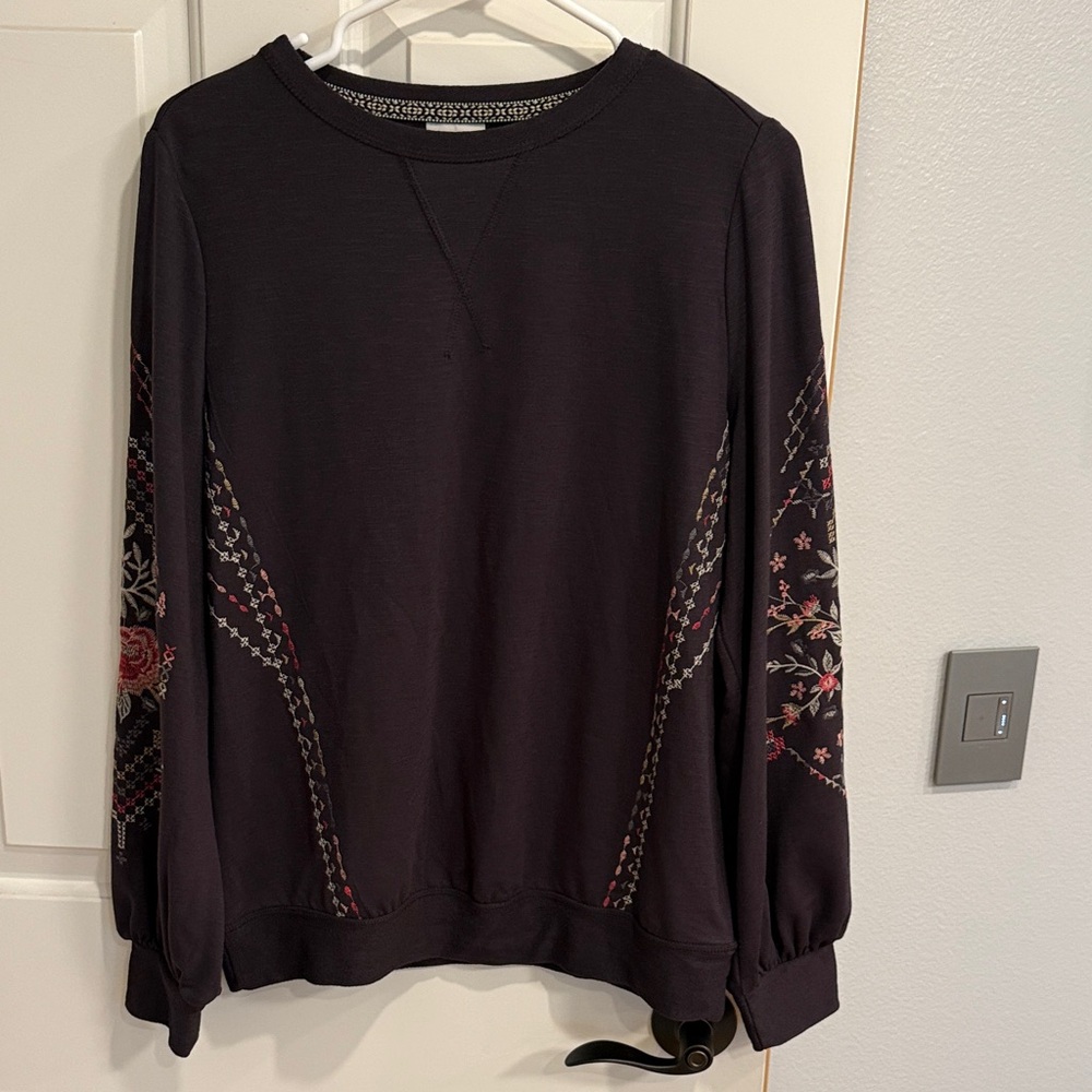 Knox Rose Black Floral Embroidered Top